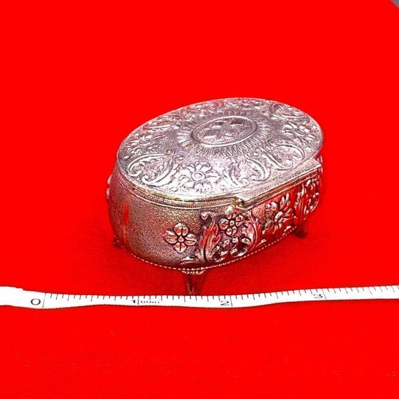 Small trinket felt lined box with a made in Japan mark but without makers mark - Picture 5 of 7